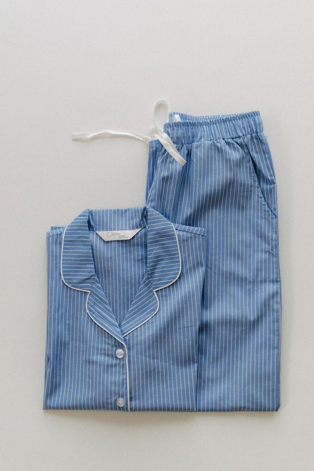 Pyjama aus Webware – Streifen Hellblau/Weiß