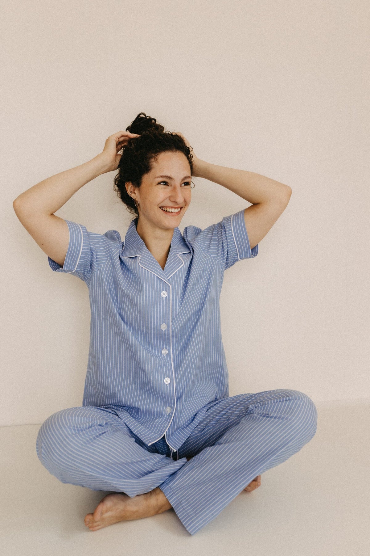 Pyjama aus Webware – Streifen Hellblau/Weiß