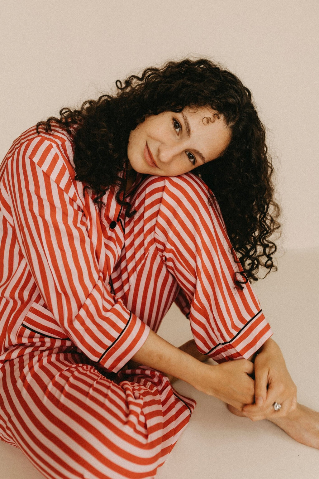 Pyjama aus feiner Webware – Streifen Rot/Creme