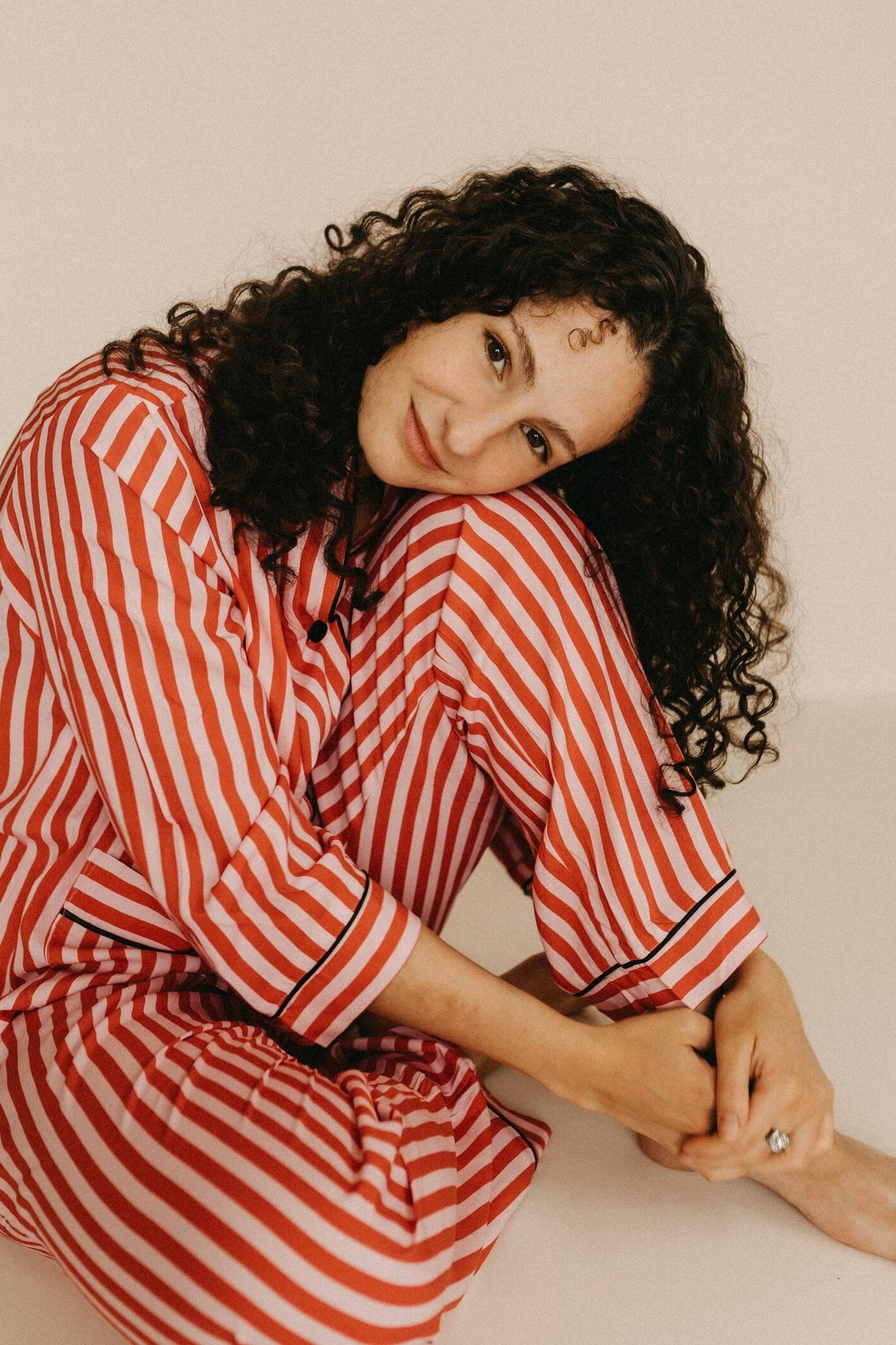 Pyjama aus feiner Webware – Streifen Rot/Creme