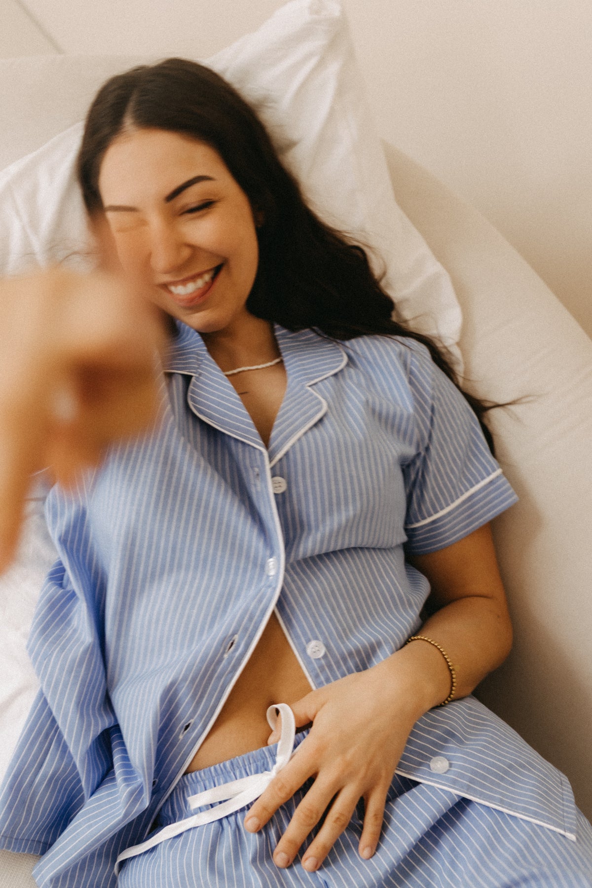 Pyjama aus Webware – Streifen Hellblau/Weiß